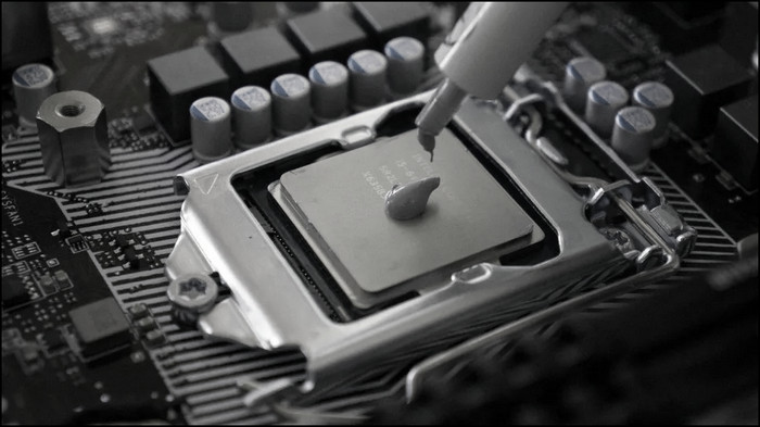 apply-thermal-paste
